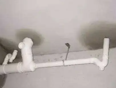 察哈尔右翼后卫生间测漏水的几种情景